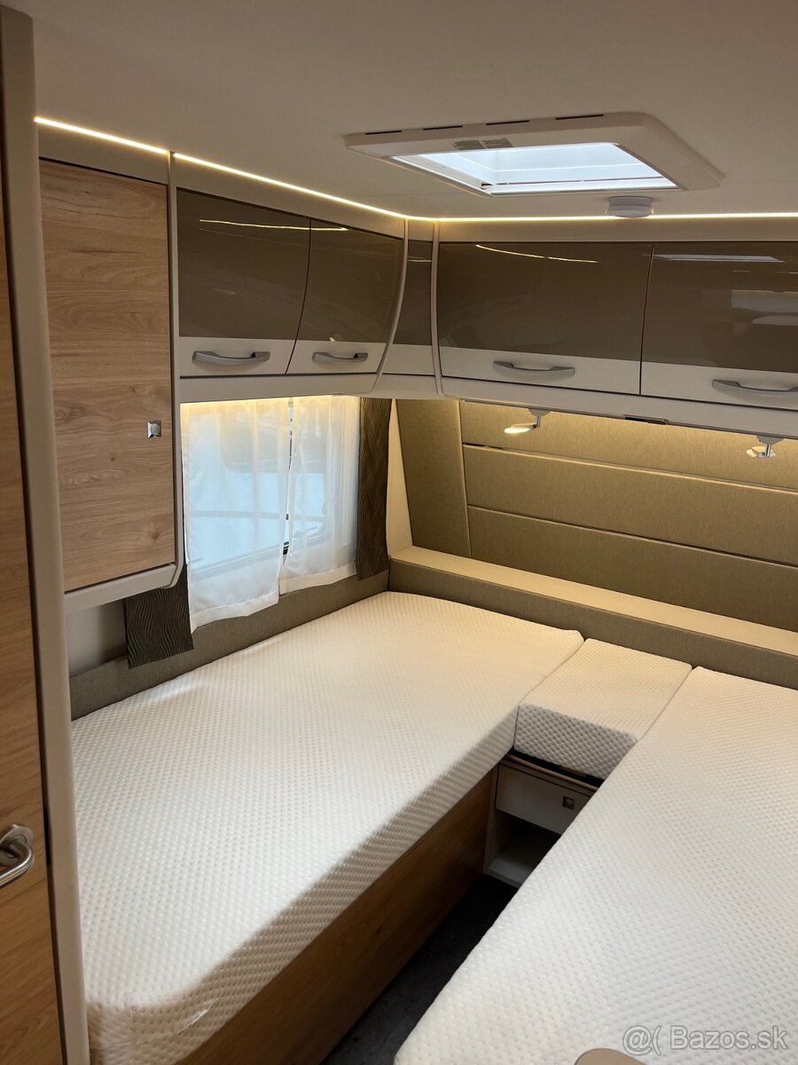 Predám karavan Dethleffs Nomad 460 EL jazdené - 17