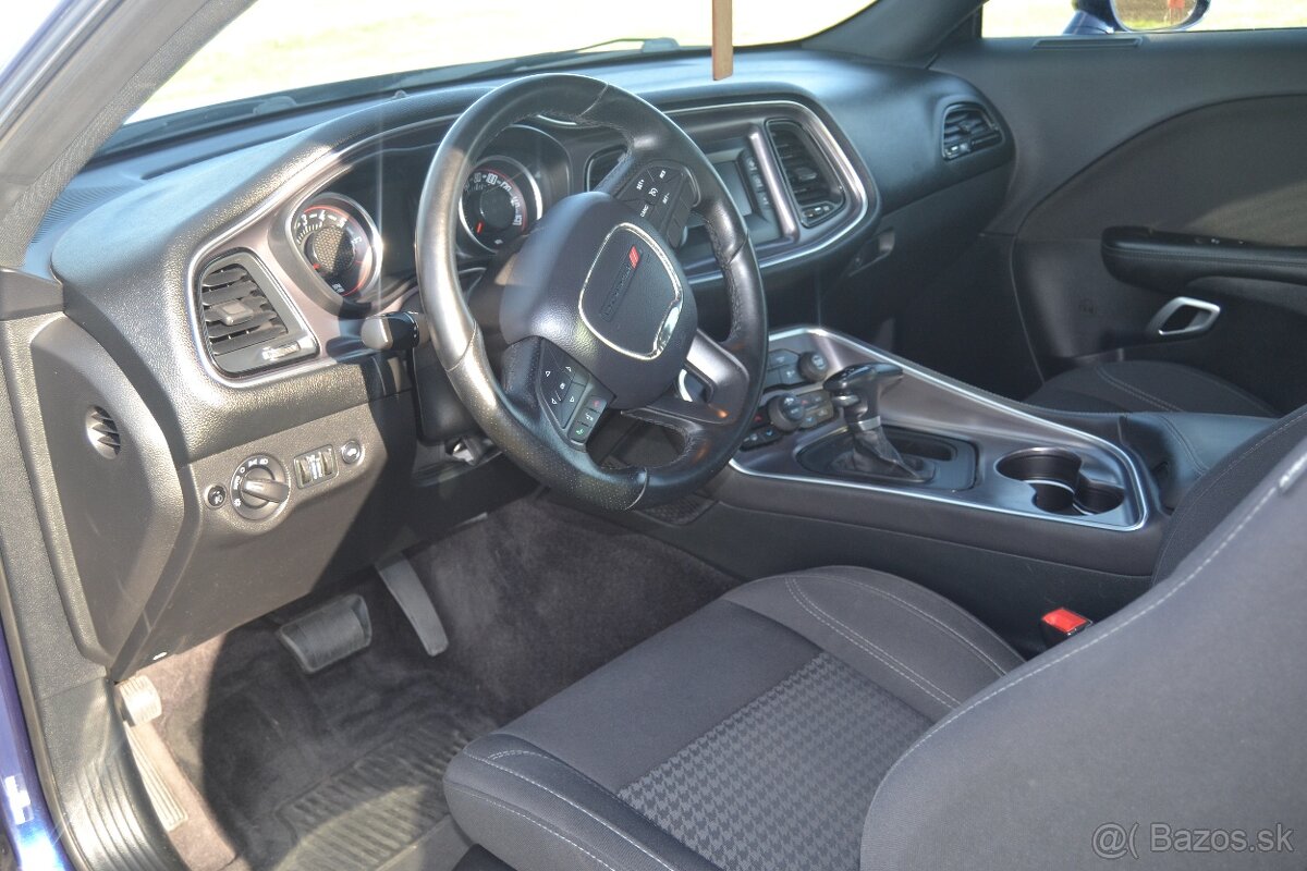 Dodge Challenger - 17