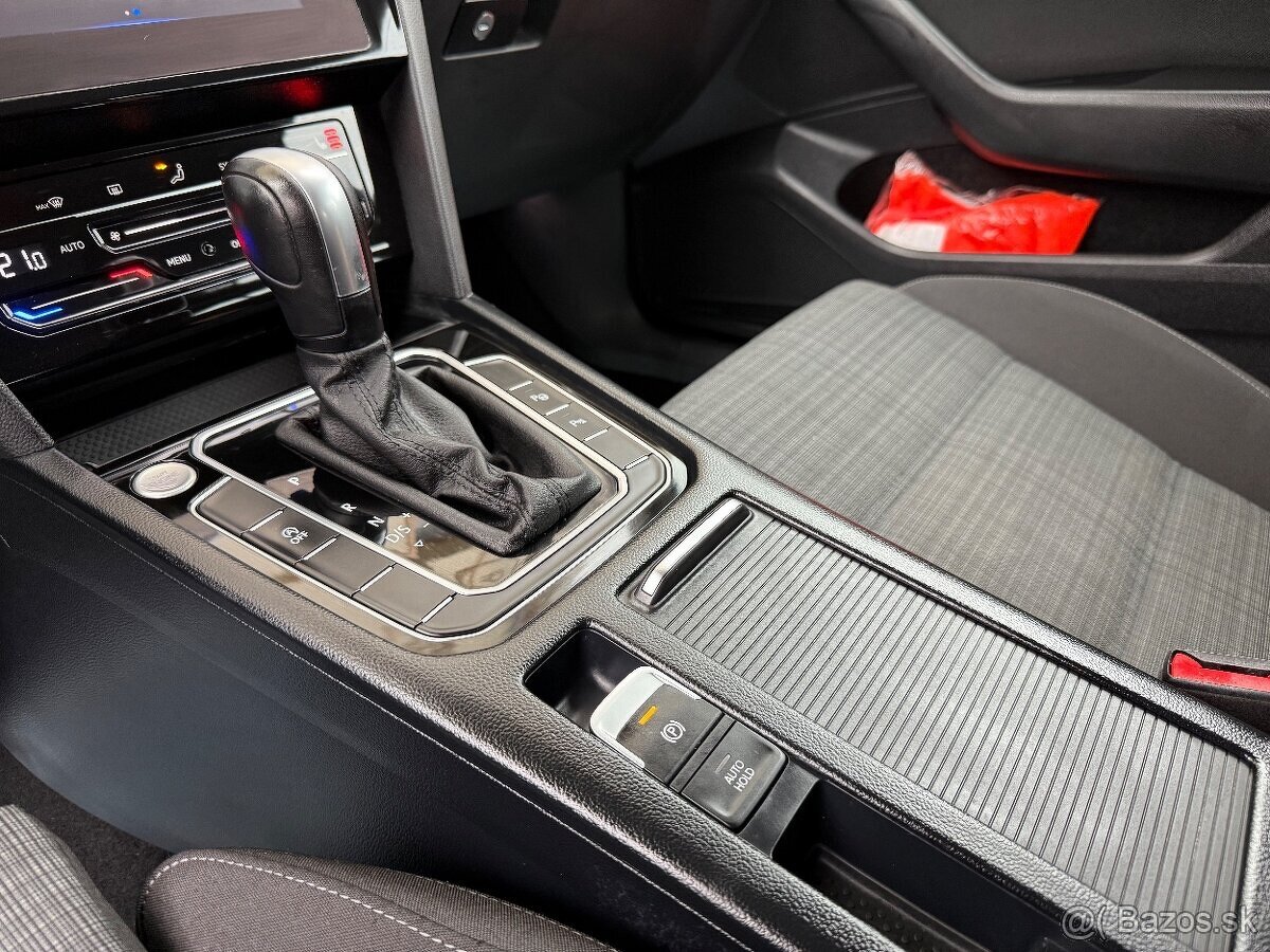 Volkswagen Passat Variant 2.0 TDI EVO Elegance DSG - 17
