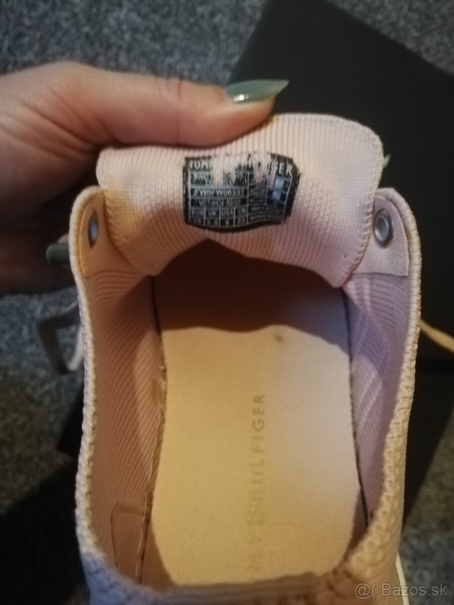 Predám tenisky Tommy Hilfiger - veľkosť č. 36 - 17