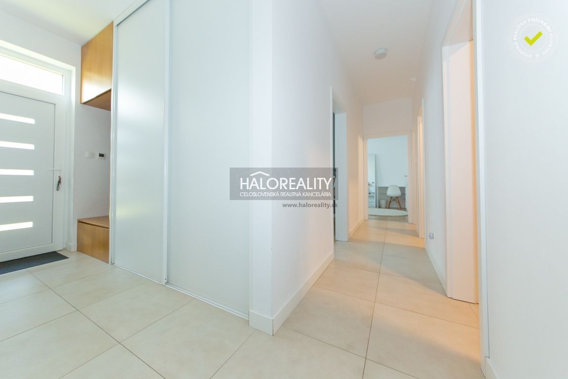 HALO reality - Predaj, trojizbový byt Slovenský Grob, Malý R - 17