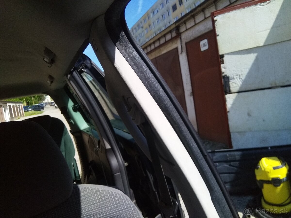 Predám PEUGEOT 8O7, r.v. 2006 - 17