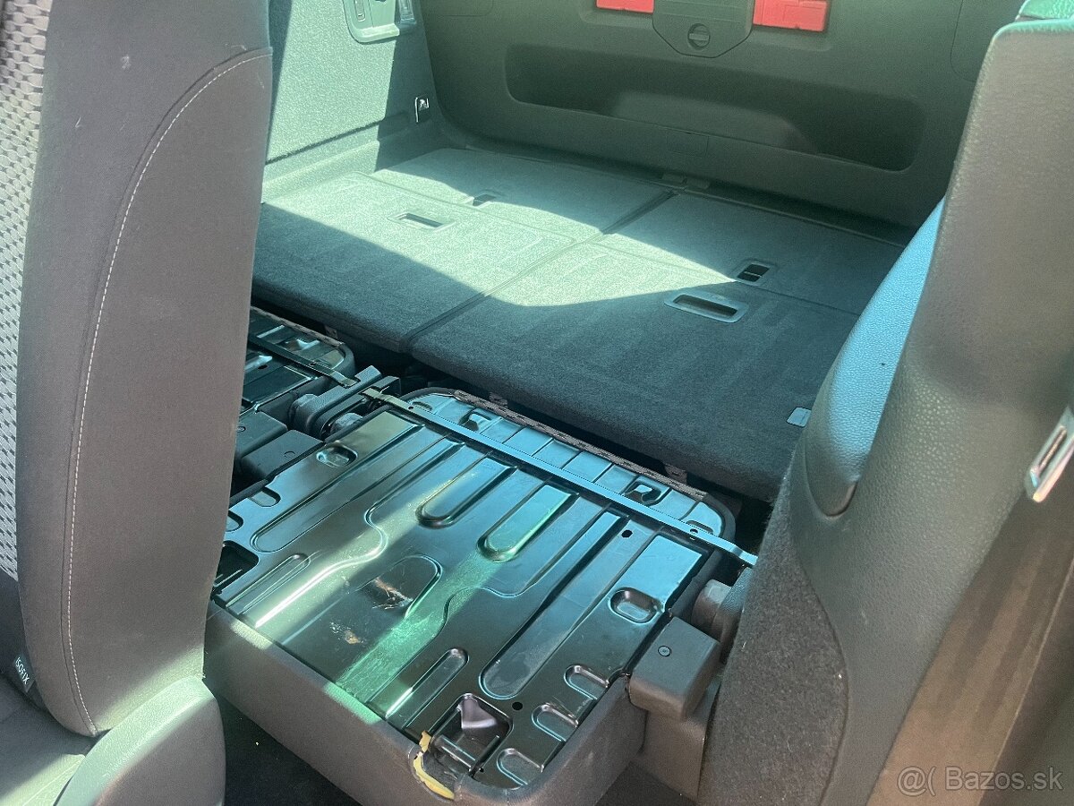 Volkswagen Sharan, 2.0TDI 85KW7.Míst - 17