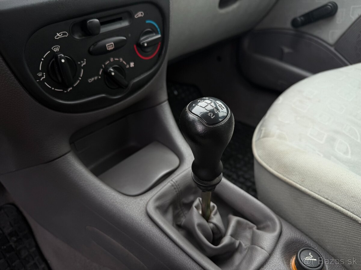 Peugeot 206 1.1 XR Présence - 17