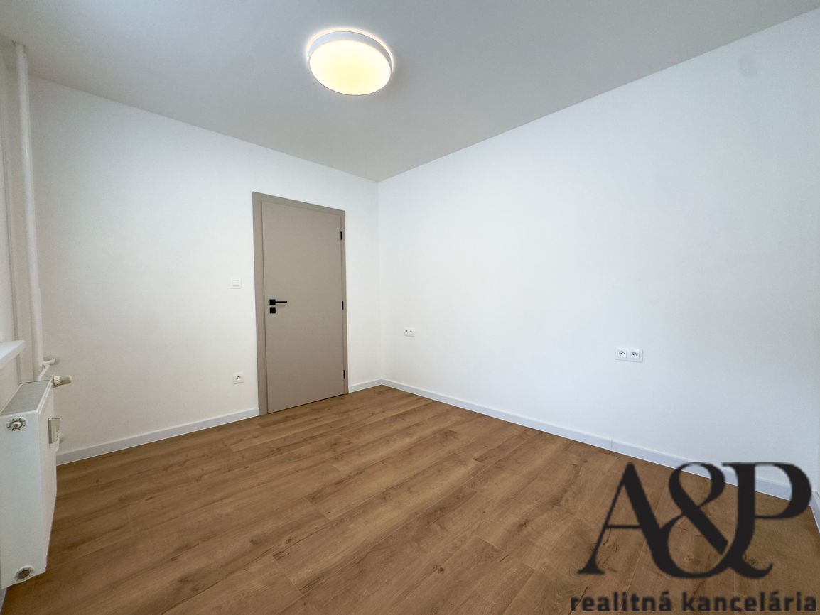 LUXUSNÝ 3 IZBOVÝ BYT V CENTRE MESTA, 68M2, NÁM. OSLOBODENIA, - 17