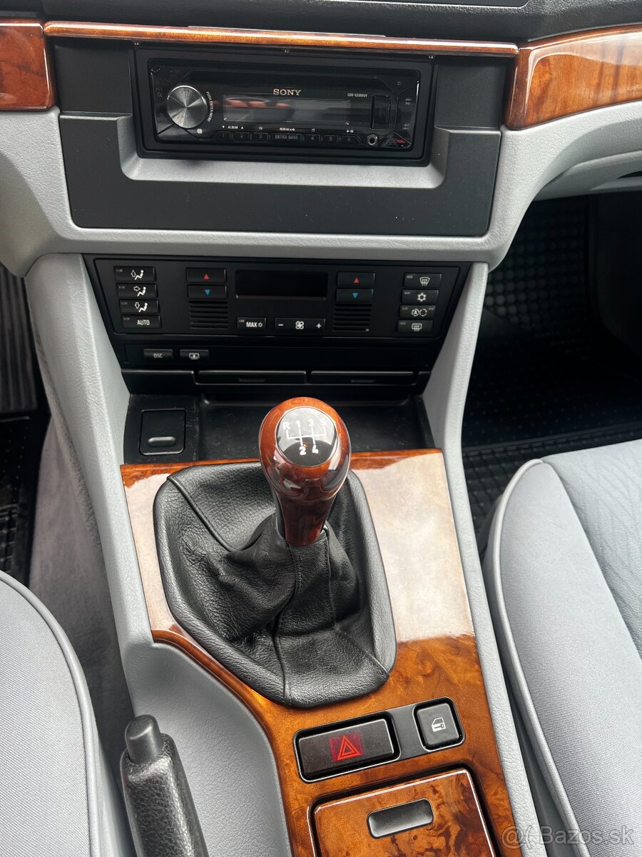 BMW Řada 5 525i PĚKNÝ STAV - 17