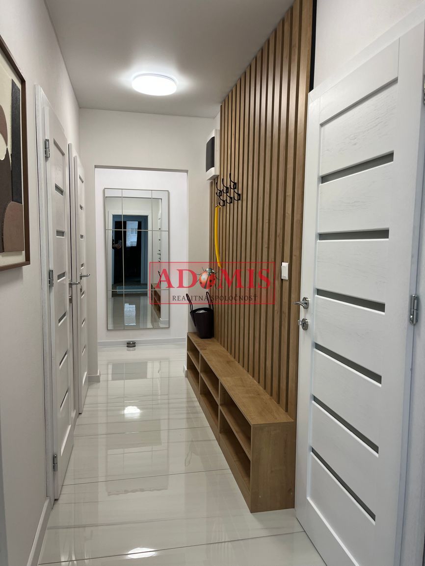 prenájom FOR RENT 4-izbový zariadený byt, ulica SNP, Košice- - 17