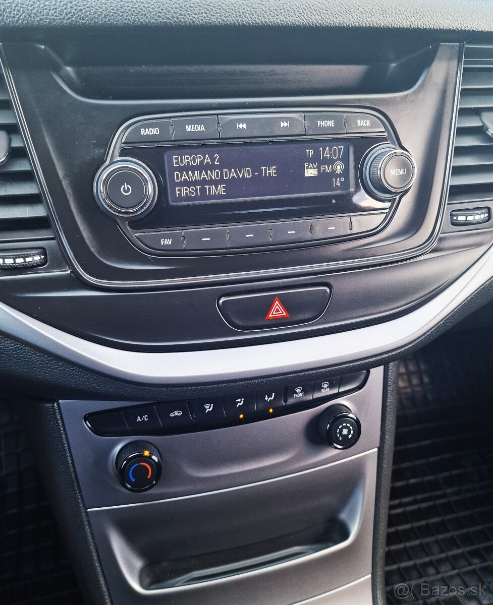 Opel Astra 1.4i Selection 74kW 5dv M5 SR voz - 17