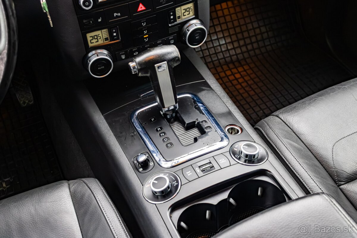 Volkswagen Touareg 3.0 TDI V6 176kW / Vzduch / Pamäť / - 17