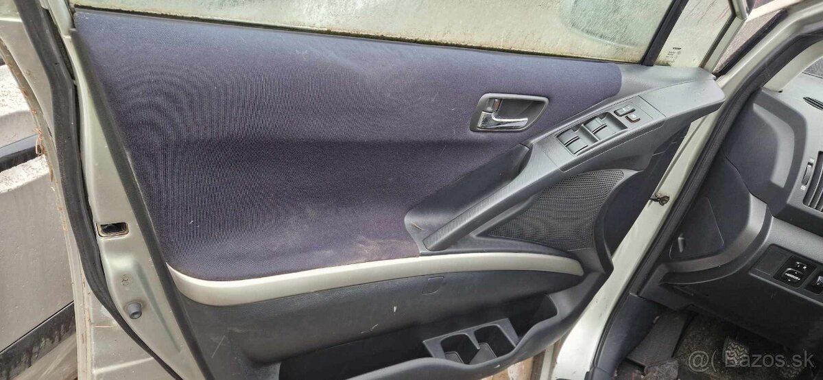 Toyota Corolla Verso 2,0D 85KW 2001 - 17