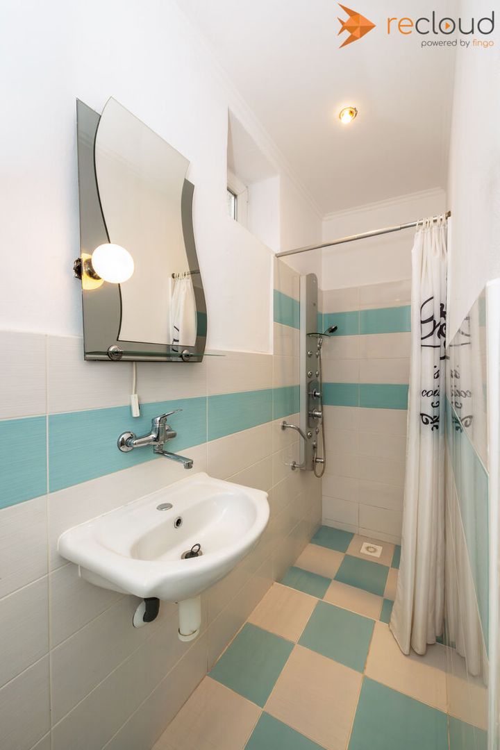 Rodinný dom s veľkým pozemkom 1620 m² – ideálny na prerábku - 17