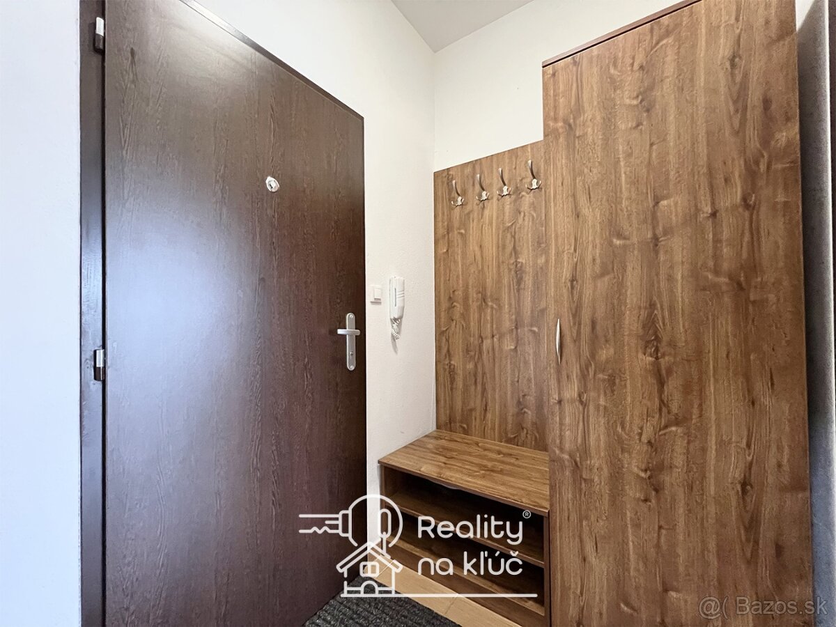 Na predaj dva zariadené 2-izbové apartmánové byty s balkónom - 17