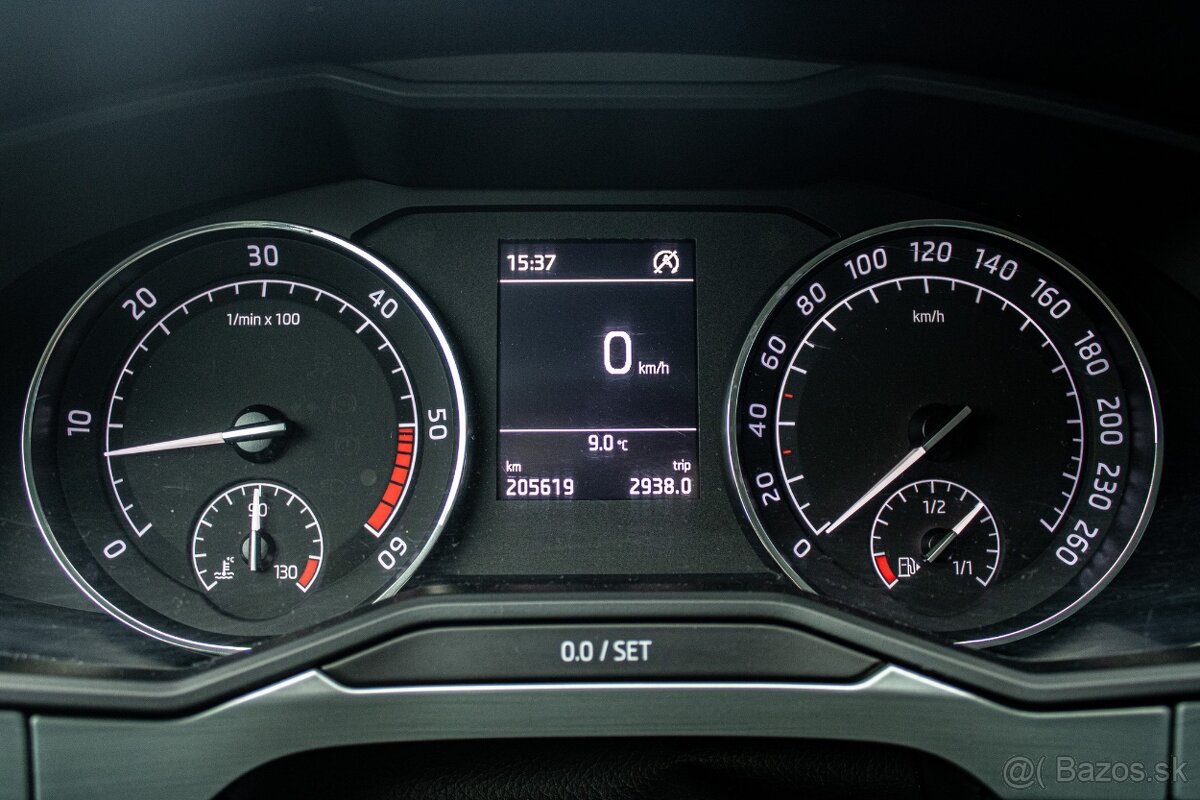 Škoda Superb 2.0 TDI Ambition - 17