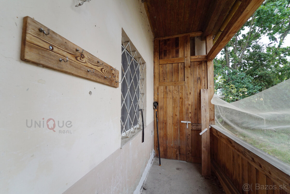 Na predaj: Vidiecka usadlosť pri Veľkom Mederi – 1ha, dom - 17