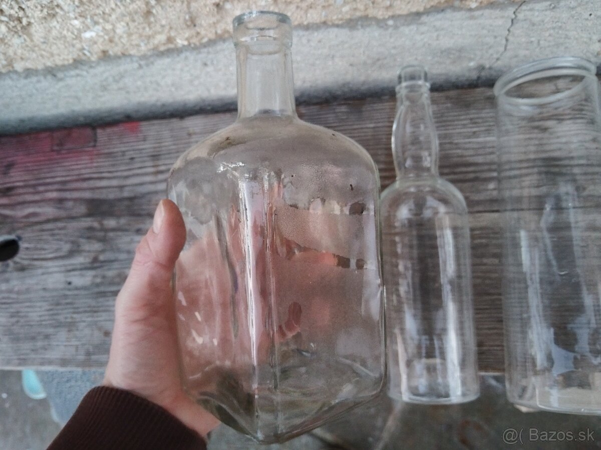 staré fľaše a poháre - 17