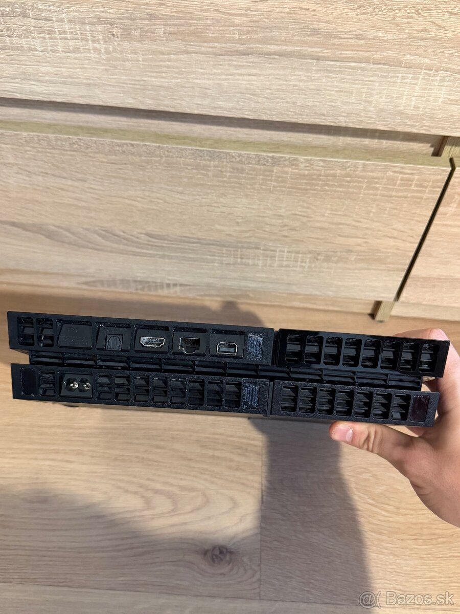 PS4 500GB , ovládače , hry , PS4 kamera , slúchadlá A ĎALŠIE - 17