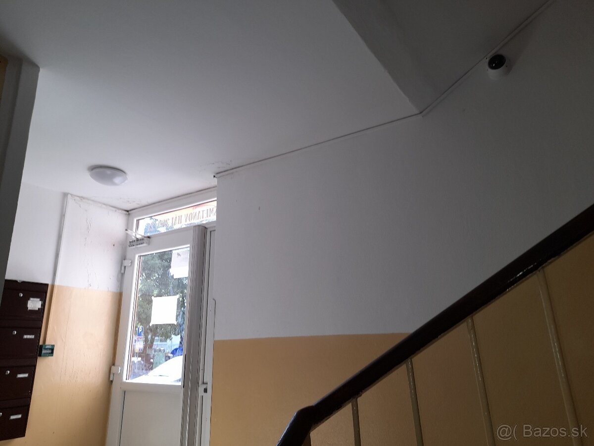 Rezervovaný kompletne zrekonštruovaný 4-izbový byt - 17