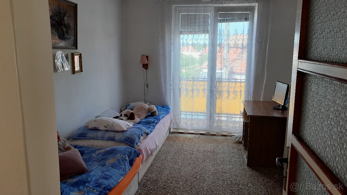 Na predaj priestranný 4-izbový rodinný dom - 17