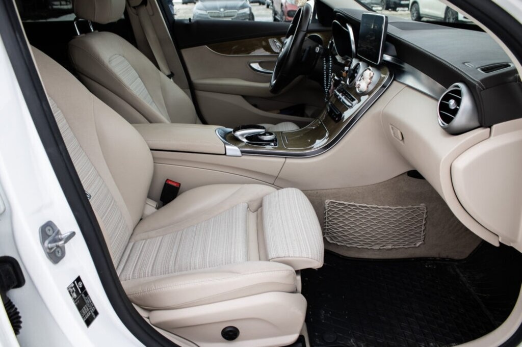 Mercedes Benz C 200 d, 100kW (2017) - 17