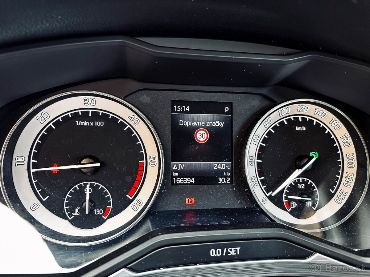 Škoda Superb 2.0 TDI SCR Style DSG - 17