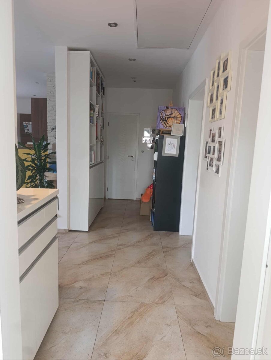 Predám 4-izbový 129m² byt v dome s terasou, 2x parkovanie, - 17