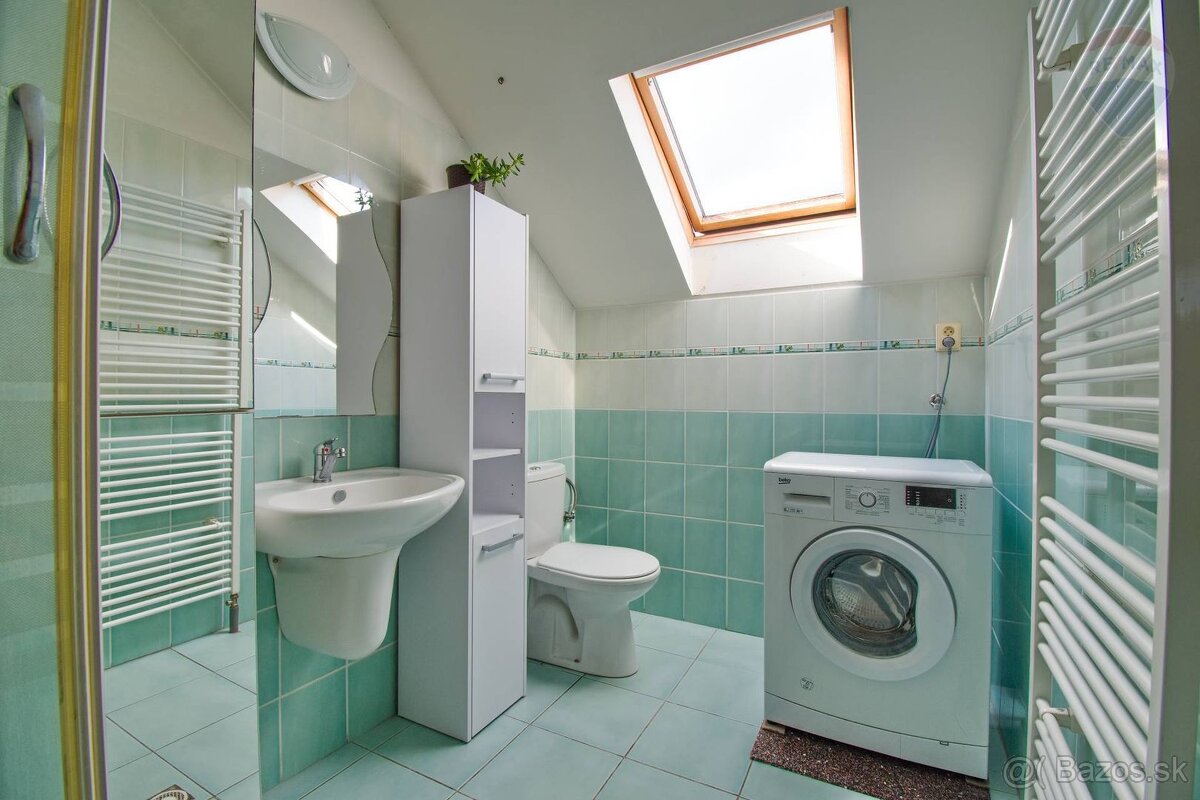 Na predaj dva byty, garáž, dvor, terasa, centrum mesta Veľký - 17