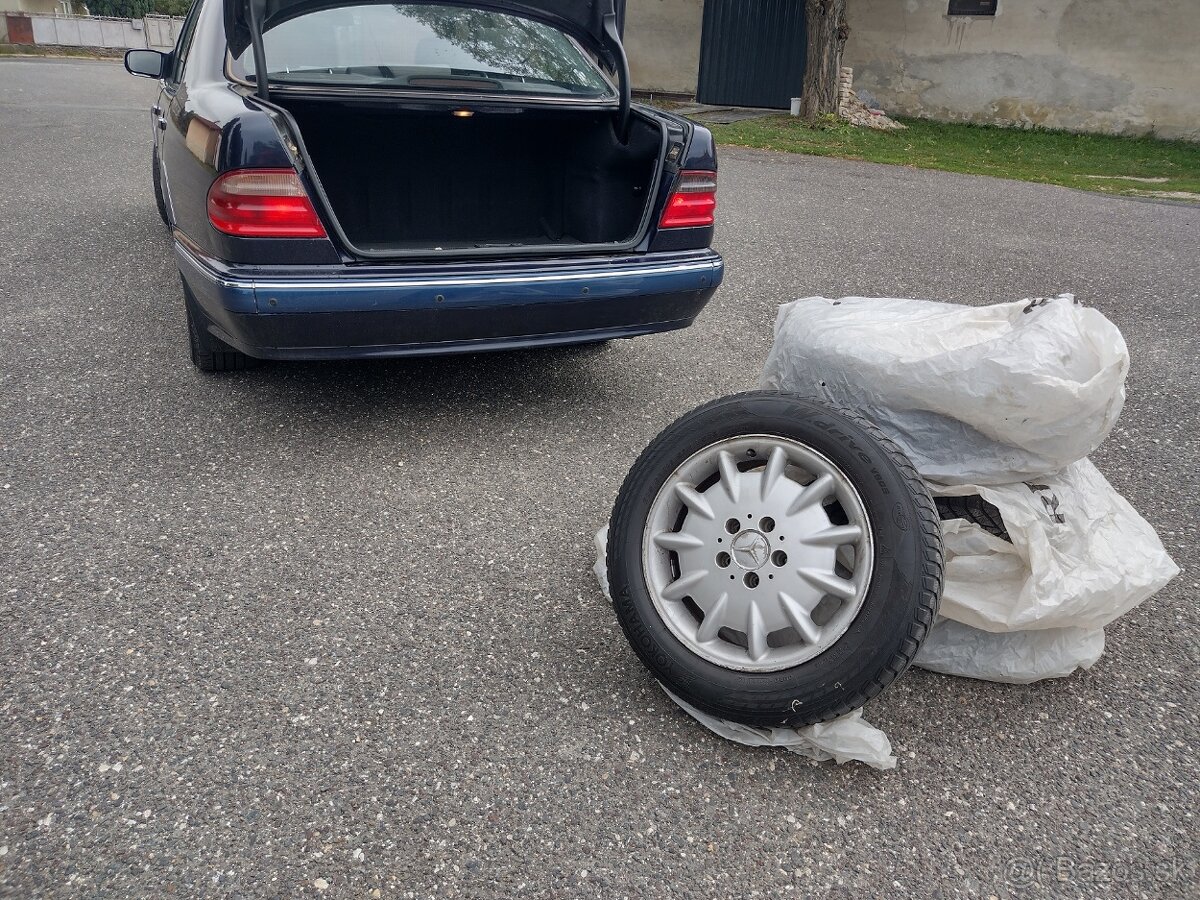 Predám Mercedes Benz E320i 4-Matic automat - 17