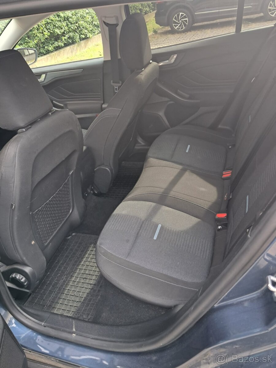 Ford Focus Kombi 1.0 EcoBoost mHEV Active A/T - 17