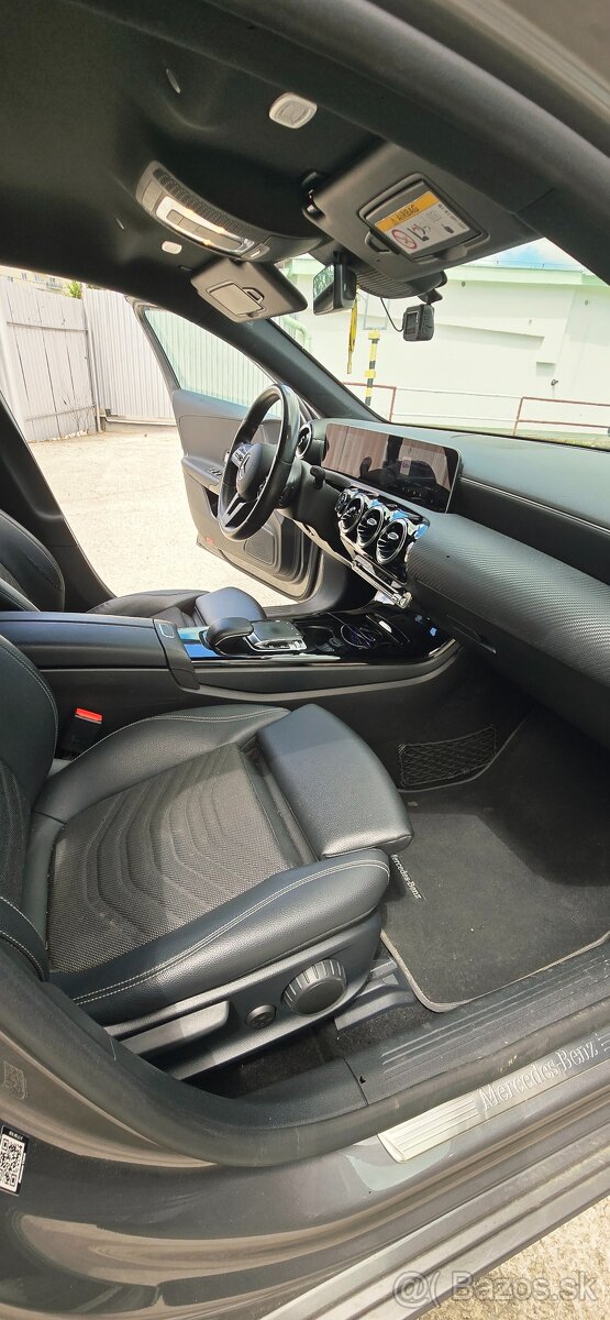 Mercedes-Benz A180D sedan - 17