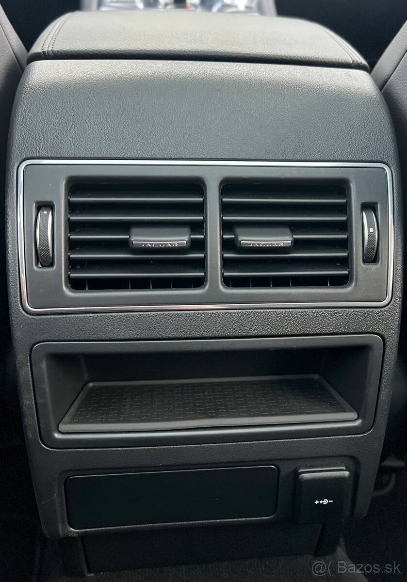 JAGUAR F-PACE 2.0 TURBO 184 kW 2021 MAXIMÁLNÍ VÝBAVA SERVIS - 17