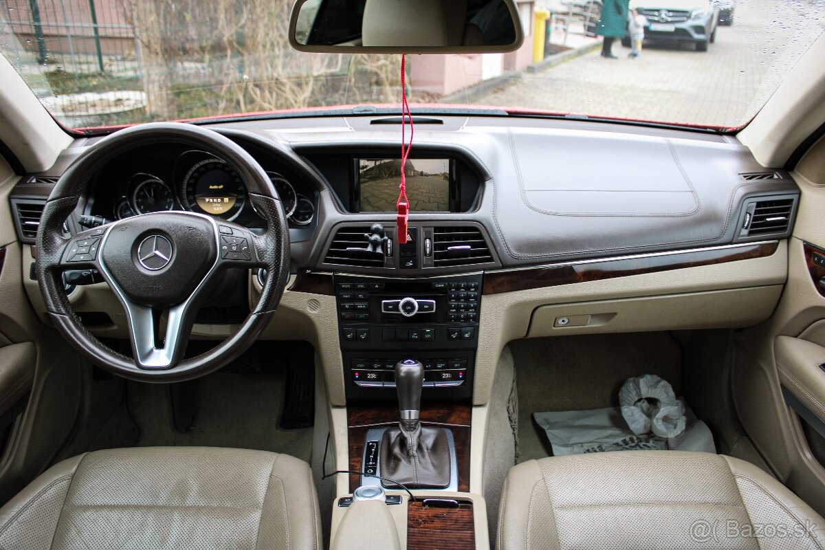 Mercedes-Benz E trieda Kupé 200 BlueEFFICIENCY 7G - 17