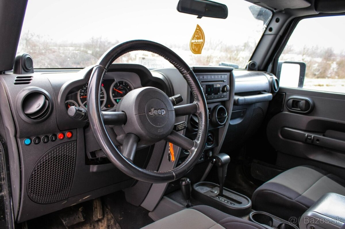 Jeep Wrangler 2.8 CRD Sport A/T - 17