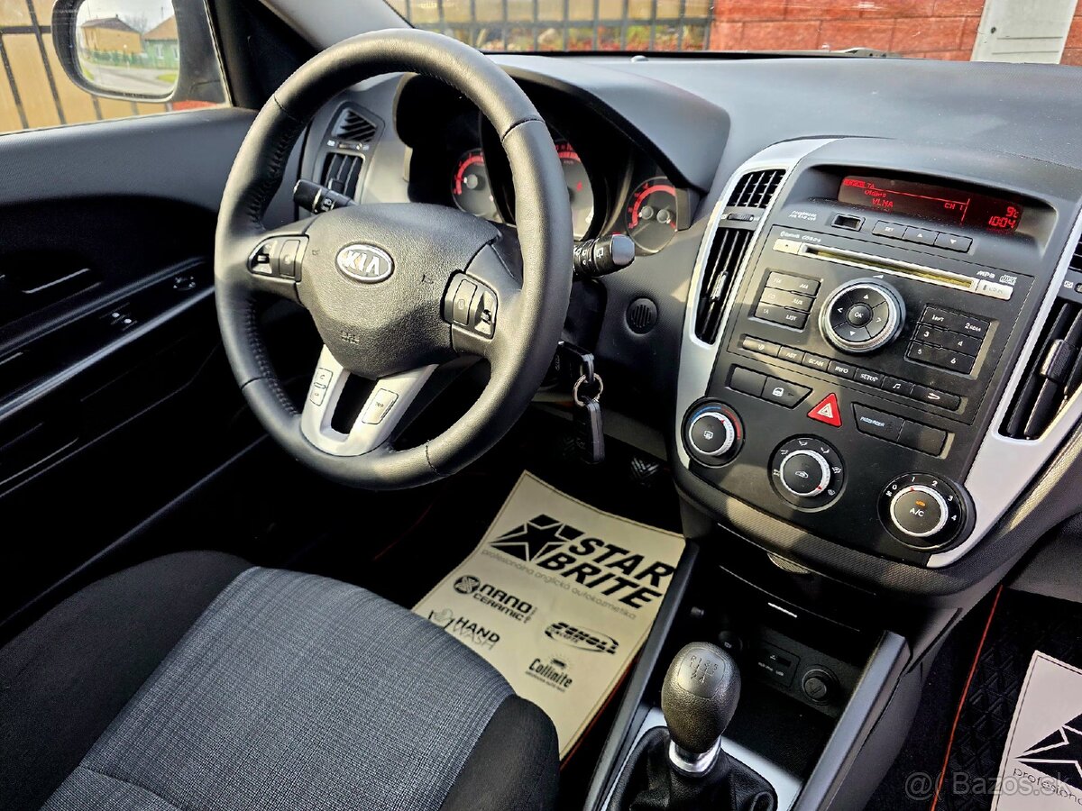 Kia Ceed 1.4 CVVT • Facelift 2011 • 172 tisíc KM • Nová STK - 17