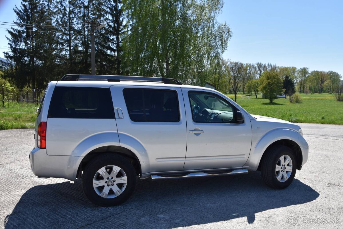 Nissan Pathfinder 2.5 dCi terénne - 17