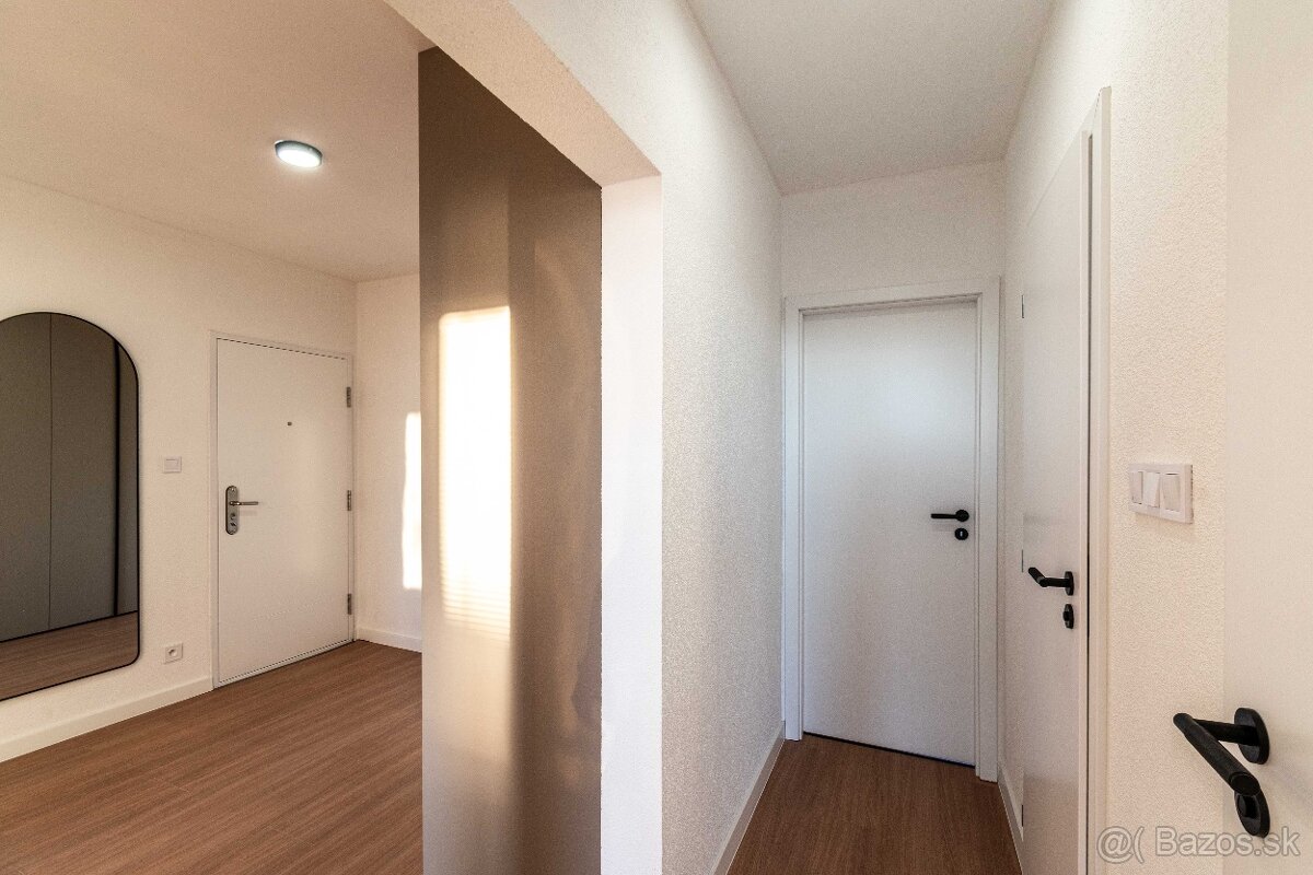 Dizajnový 3 izbový byt po kompletnej rekonštrukcii, loggia - 17