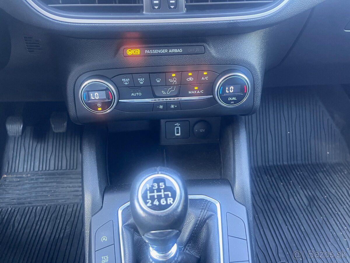 Ford Focus Kombi 1.0 EcoBoost - 17