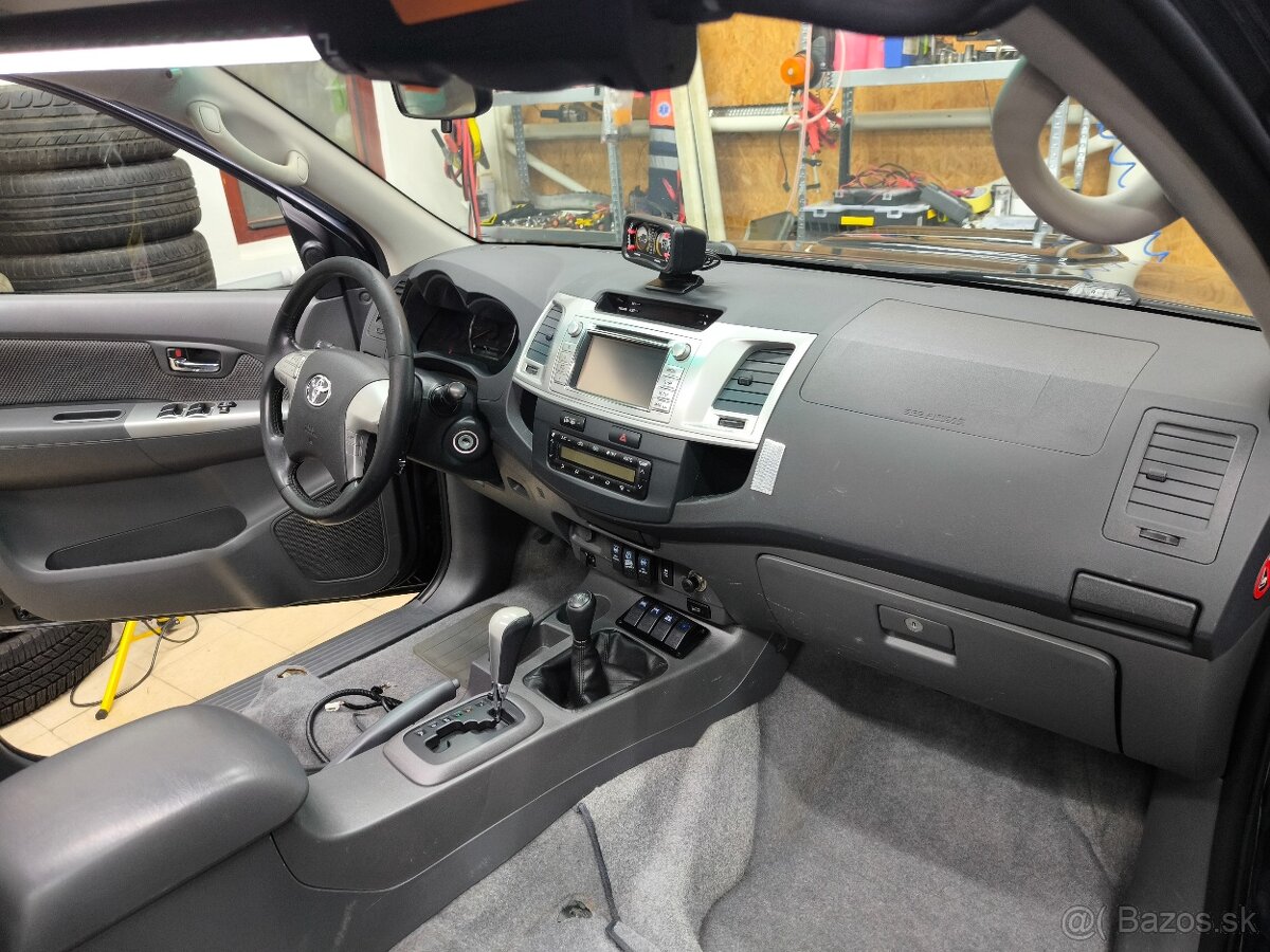 Toyota Hilux 3,0 D4D AT Double Cab - 17