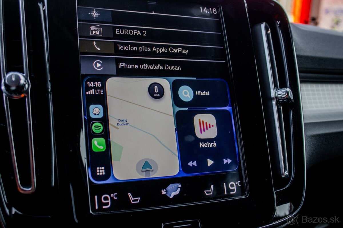 Volvo XC40 D4 Momentum AWD A/T - 17