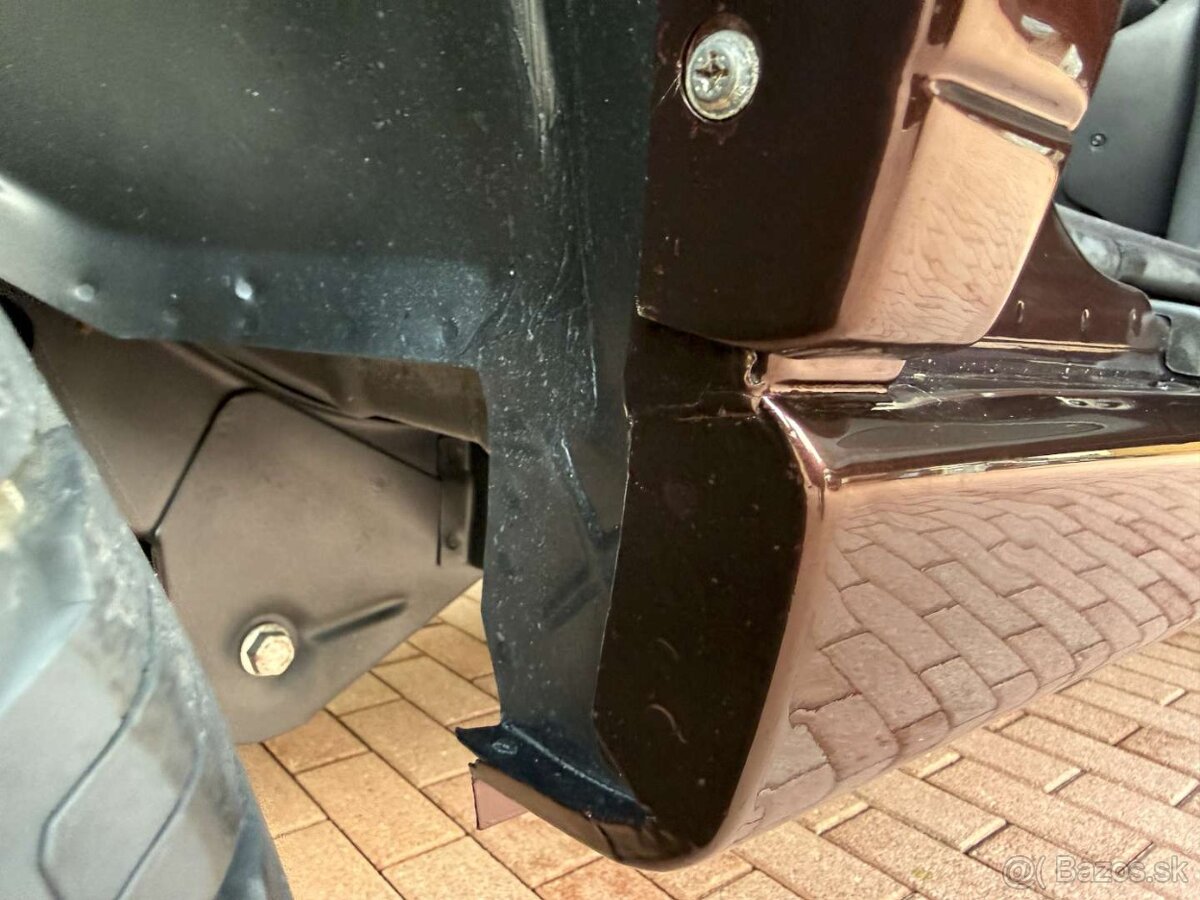 JEEP GRAND CHEROKEE 5,2i - 17