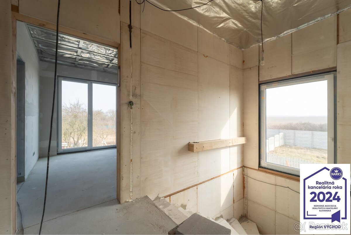 Novostavba nízkoenergetického rodinného dvojdomu, Moldava na - 17