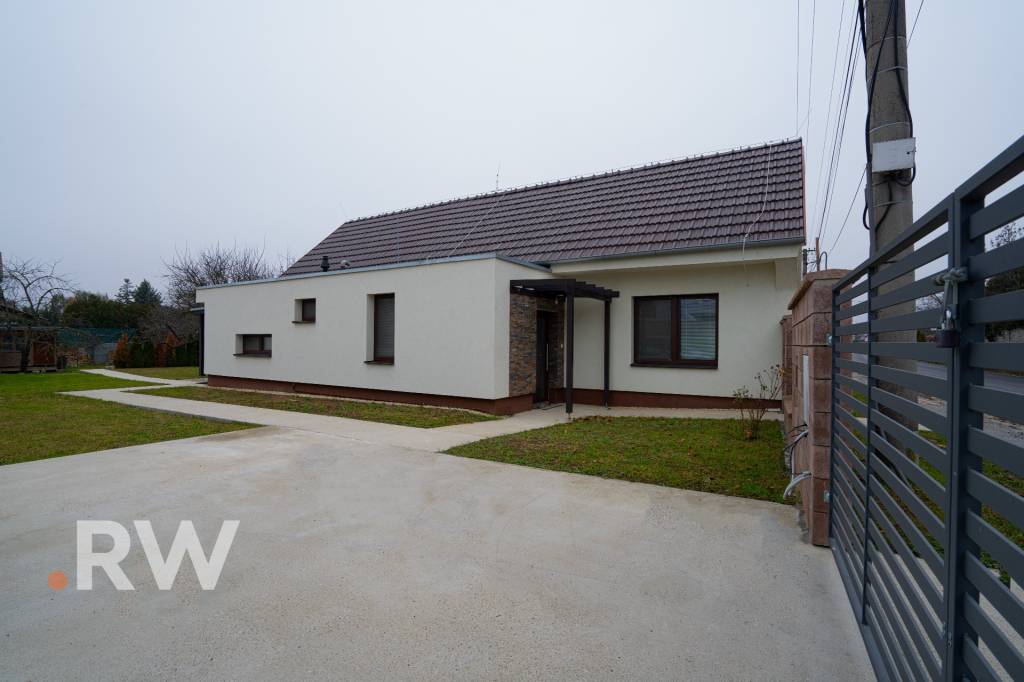 Komfortné bývanie v D. Lužnej – zrekonštruovaný RD s veľkým - 17