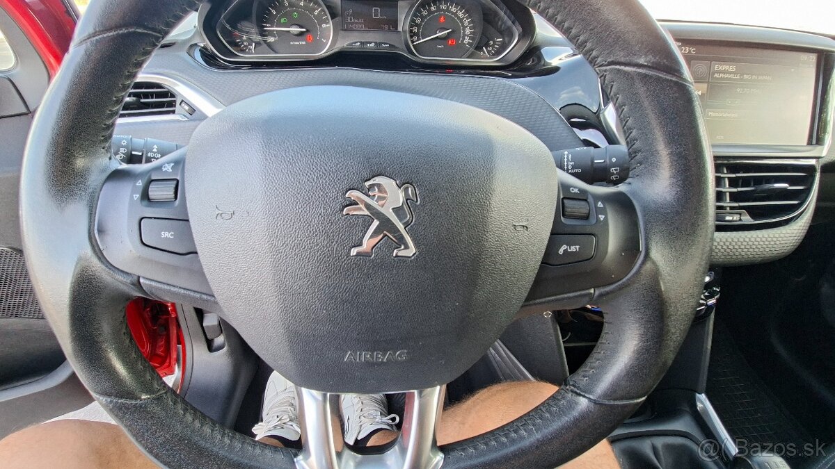 PEUGEOT 2008 1.2 BENZ - 17