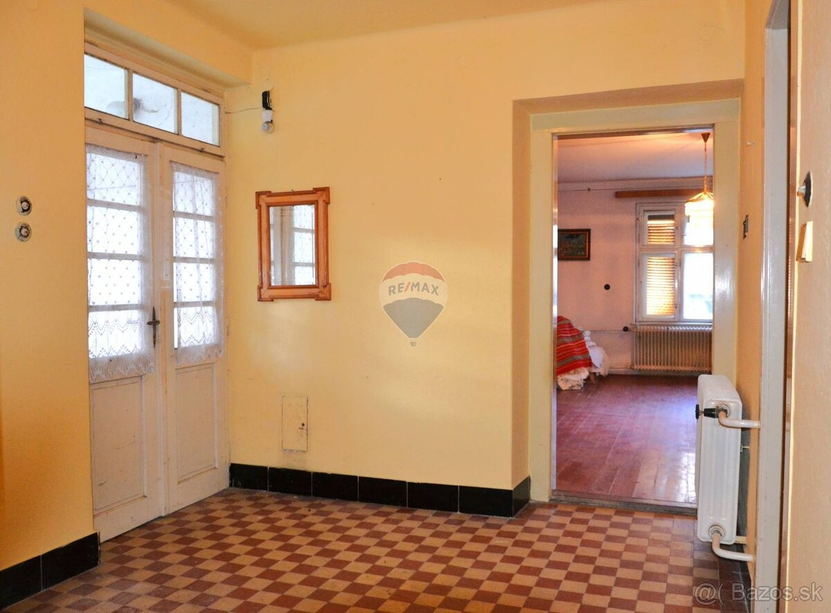 Utešený dom na predaj s veľkou záhradou v dedinke České Brez - 17