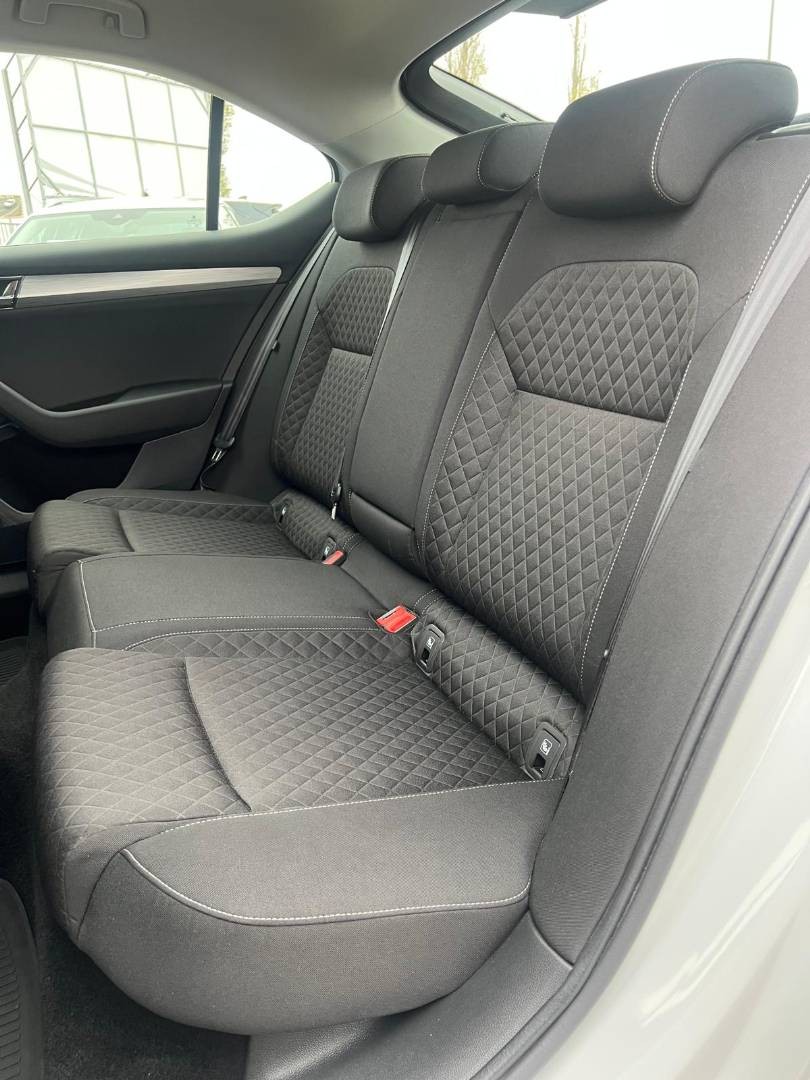 Škoda Superb 2.0 TDI SCR Ambition 4x4 DSG - 17