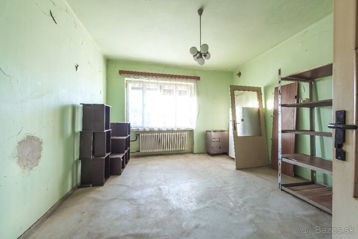 Rodinný dom určený na rekonštrukciu v obci Veľké Trakany. - 17