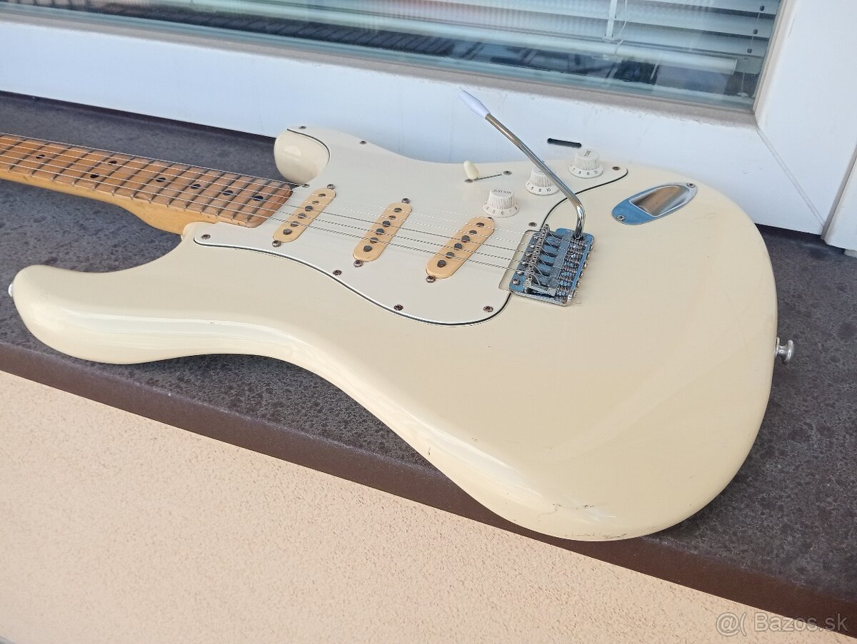 52 až 55 ročná vintage Maya Stratocaster (70. roky) - Japan - 17