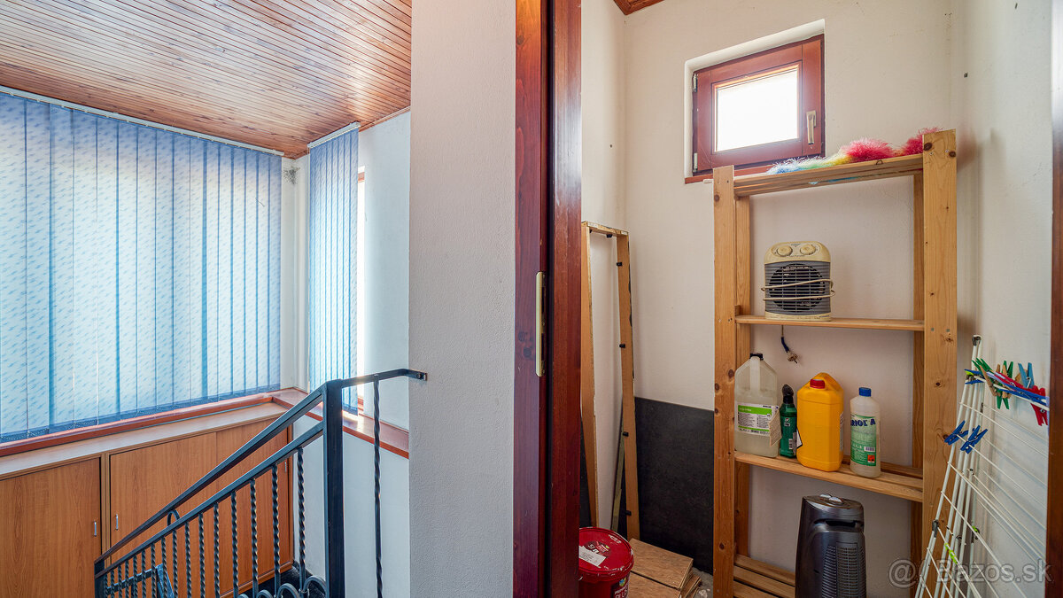 Trojpodlažná polyfunkčná budova v úplnom centre Šamorína na - 17