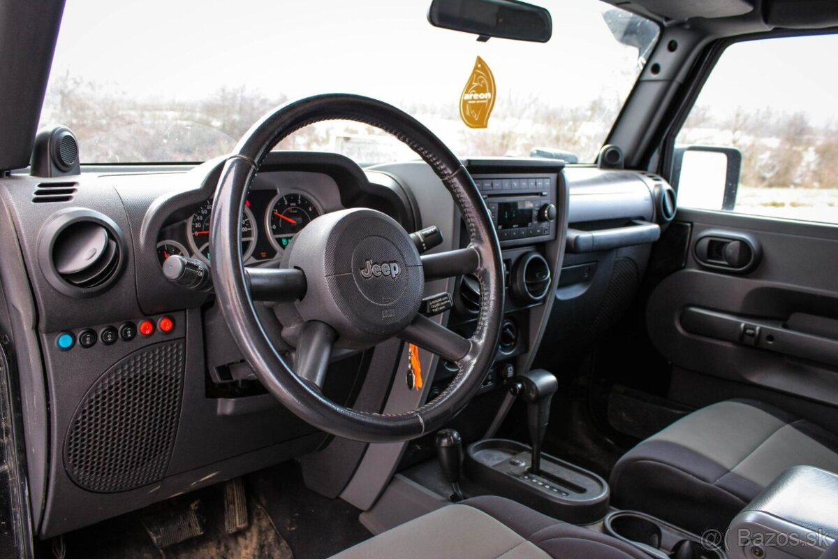 Jeep Wrangler 2.8 CRD Sport A/T - 17