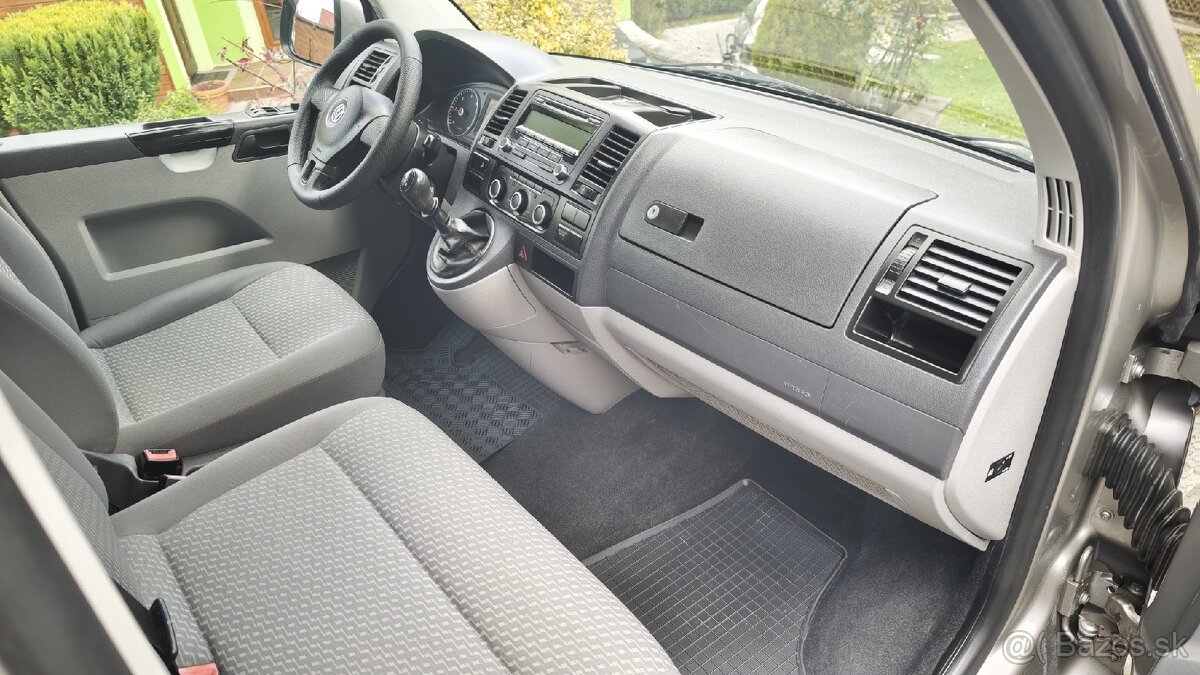 Volkswagen T5.1 Caravelle 2.0 TDi Long 9-miest - 17
