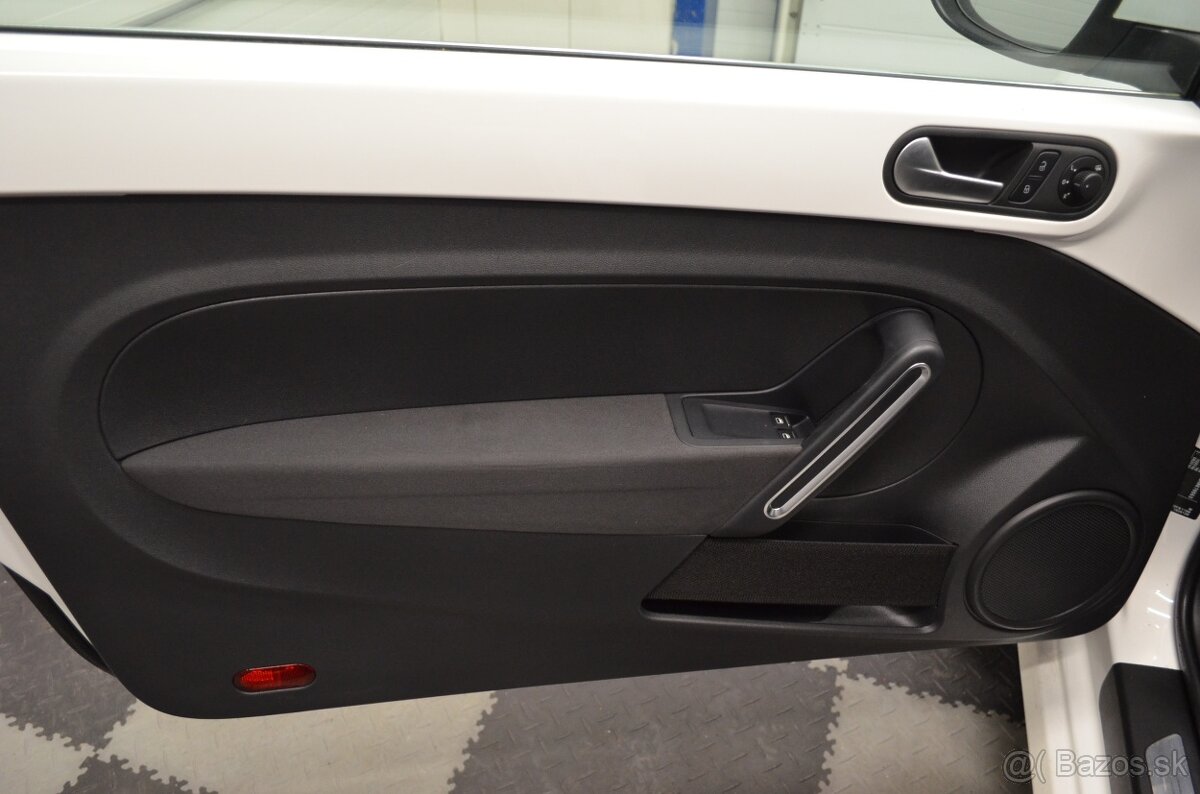 Volkswagen New Beetle 2.0 TDI Design - 17